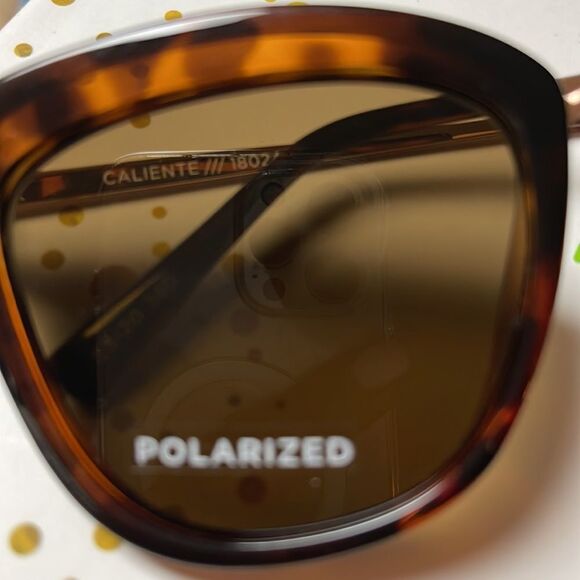 LE Specs Mocha Mousse
Polarized Sunglasses tortoiseshell shiny metal NWT - Picture 10 of 17